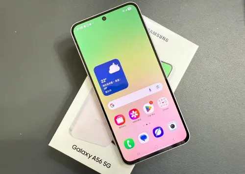 ▲三星Galaxy A56在三月下旬上市,經過一個多月的販售熱度後,正式交棒「最強安卓機」的位置。(圖/記者周淑萍攝) ▲三星Galaxy A56在三月下旬上市,經過一個多月的販售熱度後,正式交棒「最強安卓機」的位置。(圖/記者周淑萍攝)