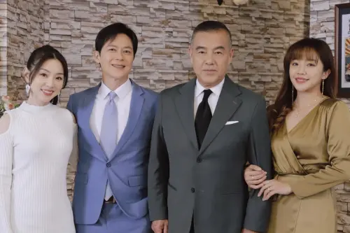 ▲當天拍攝一場情緒張力極高的衝突戲，劇情設定為龍天翔（右二）發現女友出軌，盛怒之下狠打賴慧如，並連摑王燦（左二）2巴掌。（圖／王燦臉書）