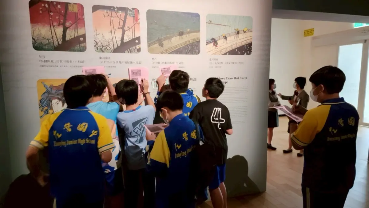 ▲ 「從江戶到近代—東京富士美術館浮世繪典藏展」吸引學子們一批一批踏入創價美術館。（圖／創價美術館提供）