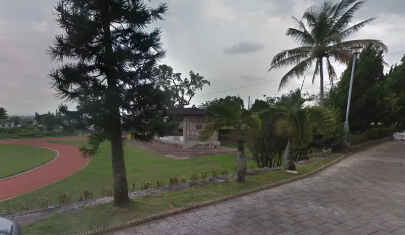 ▲司令台也要繳稅？台東縣利嘉國小校長居然收到司令台的房屋稅繳款書。（圖／翻攝自Google Maps）