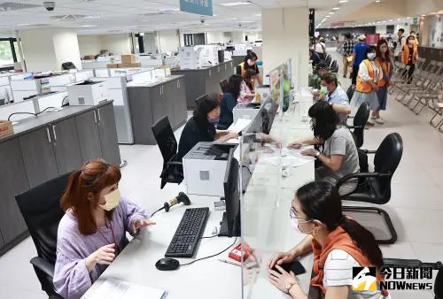 跨世代／單身租房年薪62.6萬者免稅　小資族：加薪比較實在
