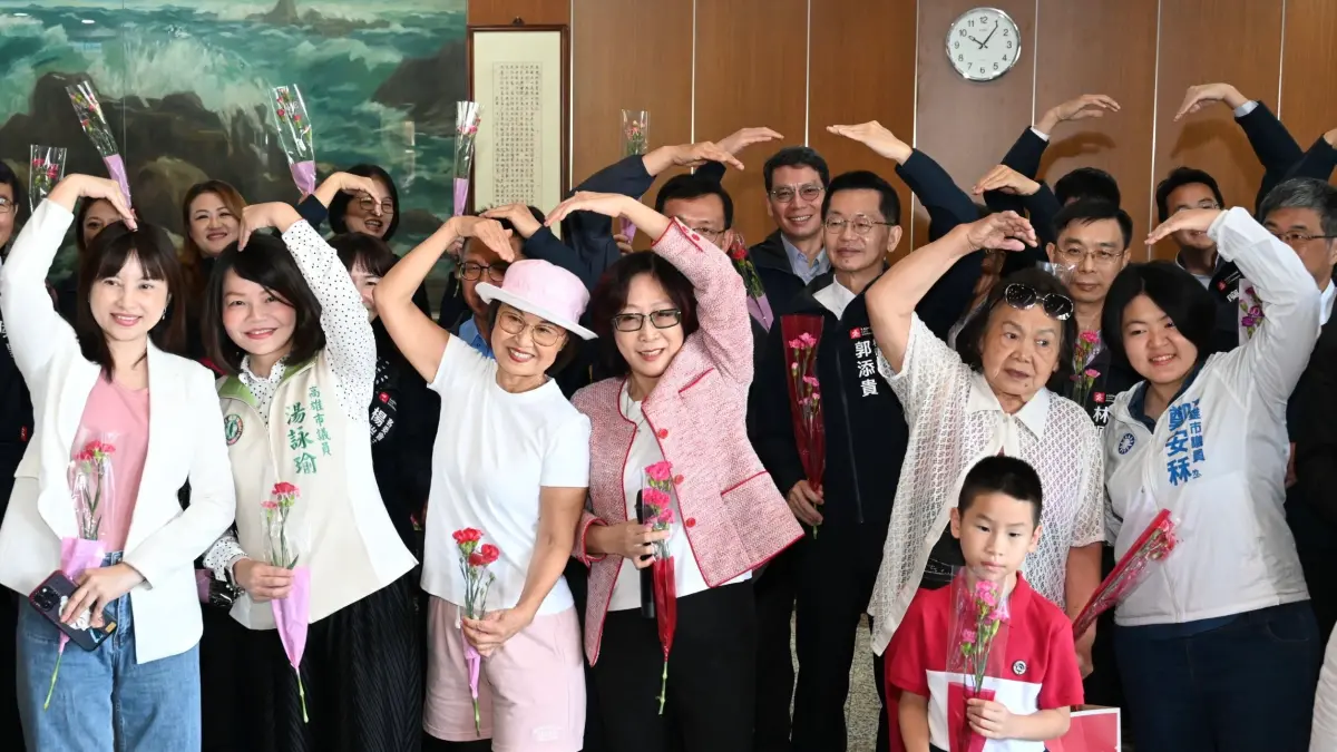 ▲高雄市議會今（1）日舉辦「大聲說愛媽媽」活動為母親節暖身。（圖／高雄市議會提供）