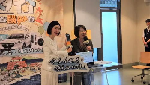 抽中休旅車的劉先生一度以為是接到詐騙電話,在電話中反覆「核對」周春米的真實身分 ▲抽中休旅車的劉先生一度以為是接到詐騙電話,在電話中反覆「核對」周春米的真實身分。(圖/屏東縣府提供)