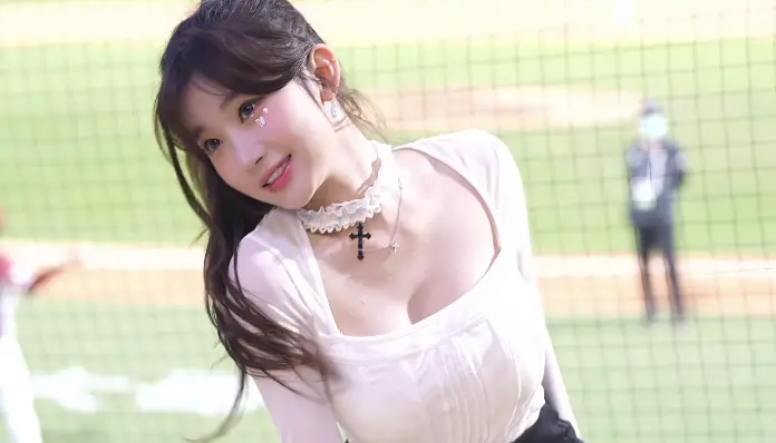 李珠珢「上圍傾洩」熱舞太香！他1舉動女友崩潰　球迷批：超變態