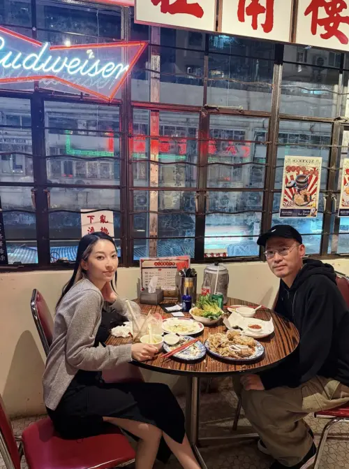翁馨儀(左)常在社群中分享婚後日常。(圖/翁馨儀IG) ▲翁馨儀(左)常在社群中分享婚後日常。(圖/翁馨儀IG)