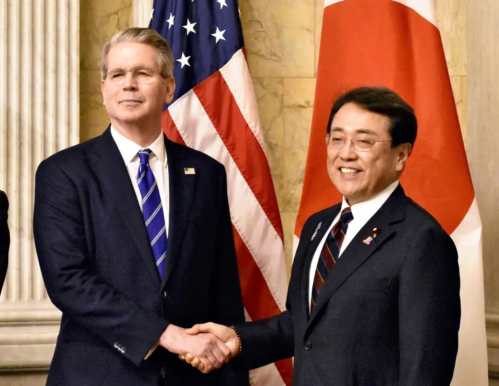 ▲圖為日本經濟再生擔當大臣赤澤亮正（右）、美國財政部長貝森特（左）。（圖／美聯社／達志影像）