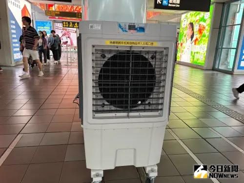 ▲ 北捷於文湖線3車站試辦增設水冷扇。（圖/記者呂炯昌攝，2025.05.02）