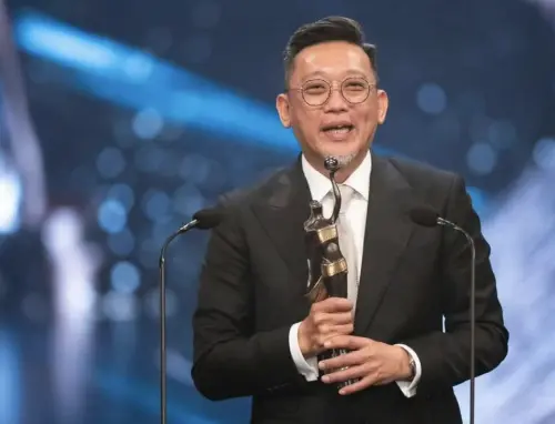 ▲《九龍城寨之圍城》導演鄭保瑞針對自己的影片捲入香港電影金像獎「做票疑雲」,支持主辦單位追查下去。(圖/摘自香港電影金像獎IG) ▲《九龍城寨之圍城》導演鄭保瑞針對自己的影片捲入香港電影金像獎「做票疑雲」,支持主辦單位追查下去。(圖/摘自香港電影金像獎IG)