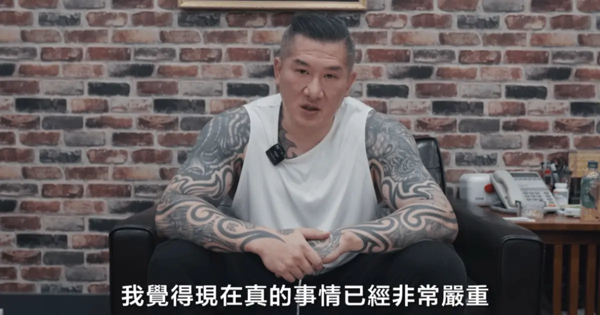 ▲網紅館長陳之漢於五一勞動節，開直播控訴旗下健身房員工在桃園中壢街頭發傳單時無端被人從後腦勺攻擊。（圖／取自飆捍臉書）