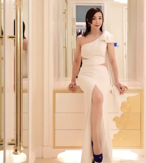 ▲走過一堆大風大浪,伍詠薇現在盡力維持自己的婚姻不破裂,只要平凡的幸福。(圖/摘自IG) ▲走過一堆大風大浪,伍詠薇現在盡力維持自己的婚姻不破裂,只要平凡的幸福。(圖/摘自IG)