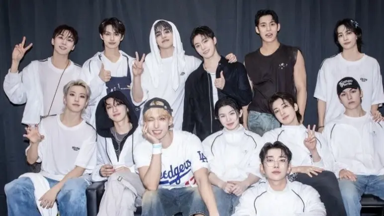 ▲出道近10年的男團SEVENTEEN超紅，2016年在台灣及2019年在香港都翻唱了《那些年》，影片上傳至今已超過232萬次點閱。（圖／SEVENTEEN官方WVS）