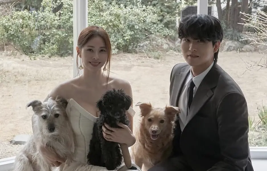 ▲徐東珠（左）去年宣布與即將二婚，近日她突然曝光帥老公的正面照，更甜喊「找到我的愛了」，閃瞎不少粉絲。（圖／徐東珠 IG）