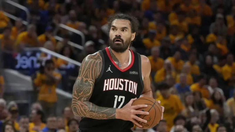 ▲紐西蘭中鋒「水行俠」Steven Adams已與休士頓火箭隊達成一份為期三年、總值3900萬美元（約合新台幣11.5億元）的續約協議。消息指出，這筆合約將於7月正式生效，確保這位老將不會進入今夏自由市場。（圖／美聯社／達志影像）