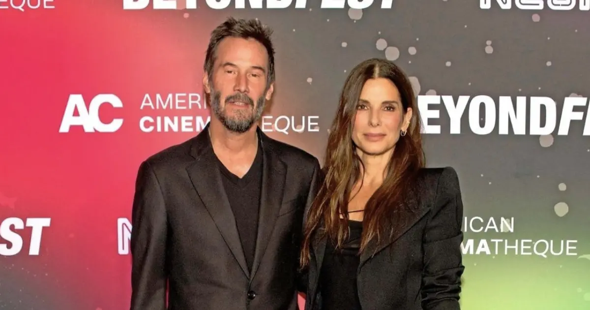 ▲基努李維（左）與珊卓布拉克去年曾在Beyond Fest一起慶祝《捍衛戰警》30週年，現更宣布要第3度合演，新片將是浪漫驚悚片，讓粉絲超感動，直呼等這一天等很久。（圖／摘自keanureevesfanpage.tr IG  Jared Cowan攝影）