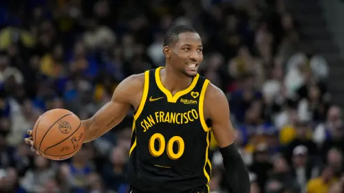 ▲西區準決賽G4上半場，勇士隊在Jonathan Kuminga 16分帶領下，與灰狼隊展開激烈對攻，灰狼Julius Randle也貢獻 19 分，半場結束勇士隊60：58領先灰狼。（圖／美聯社／達志影像）