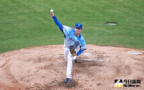 ▲富邦悍將先發投手張奕曾是野球留學生，當年是福岡第一高校不動核彈頭。（圖／記者葉政勳攝 ,資料照）