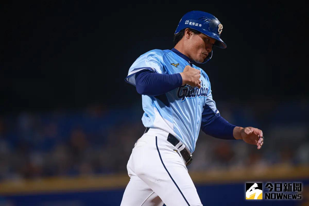 ▲富邦悍將內野手王勝偉昨日敲出全壘打，是生涯第60支全壘打。（圖／記者葉政勳攝 ,2025.05.03）