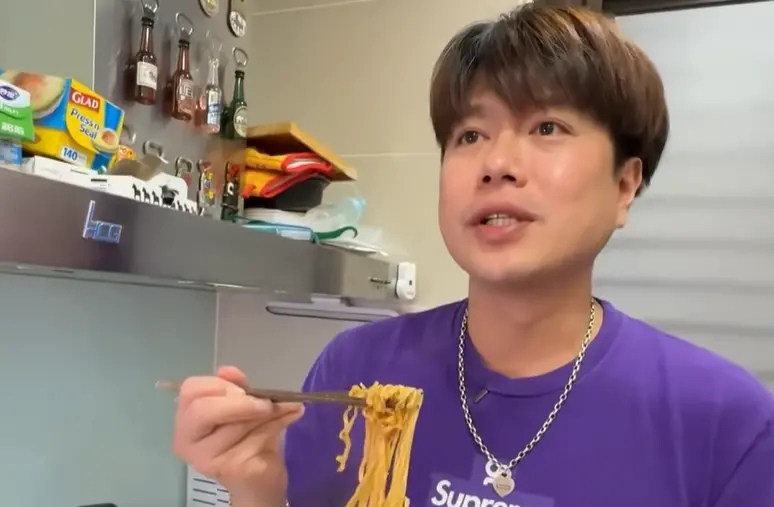 李易曝神級食譜！2款熱銷泡麵「混一起煮」鹹甜涮嘴：小孩也超愛