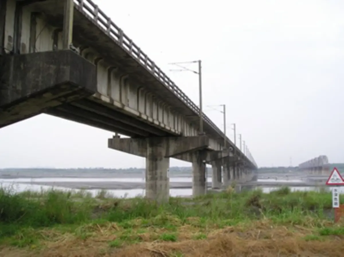 ▲台鐵啟動「重點橋梁行車安全提昇計」，推動橋梁改建工程，以達成3大預定目標，計畫期程114年至118年，總預算56.69億元，現在辦理規劃作業，預計114年底前完成，（圖／台鐵提供）