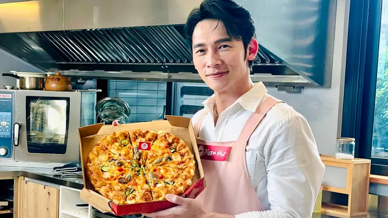 ▲5月母親節「必勝客買一送一」3大披薩優惠！達美樂半價、母親節套餐下殺54折；堤諾義大利比薩Tino’s中身分證免費吃松露薯條、抽獎「披薩券一年份」。（圖／必勝客提供）