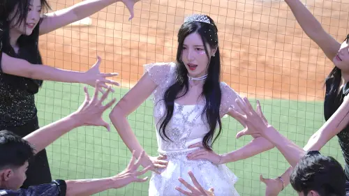 南珉貞富邦悍將「안녕你好」韓國主題日場中SOLO舞。(圖/記者陳云茹攝) ▲南珉貞富邦悍將「안녕你好」韓國主題日場中SOLO舞。(圖/記者陳云茹攝)