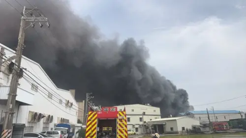 存放百噸油！桃園蘆竹工廠大火　濃煙火球猛竄天際
