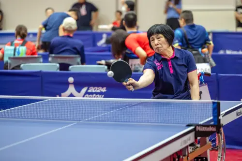 一開始只是陪著先生去球館、到後來成為國家代表,盧碧春的人生堪稱「用球拍開出來的 ▲一開始只是陪著先生去球館、到後來成為國家代表,盧碧春的人生堪稱「用球拍開出來的。(圖/新北市體育局提供)