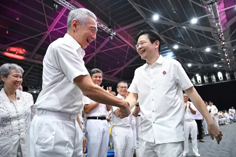 ▲新加坡前總理李顯龍在2024年5月15日卸任，交棒黃循財，結束「李家領導」。（圖／美聯社／達志影像）