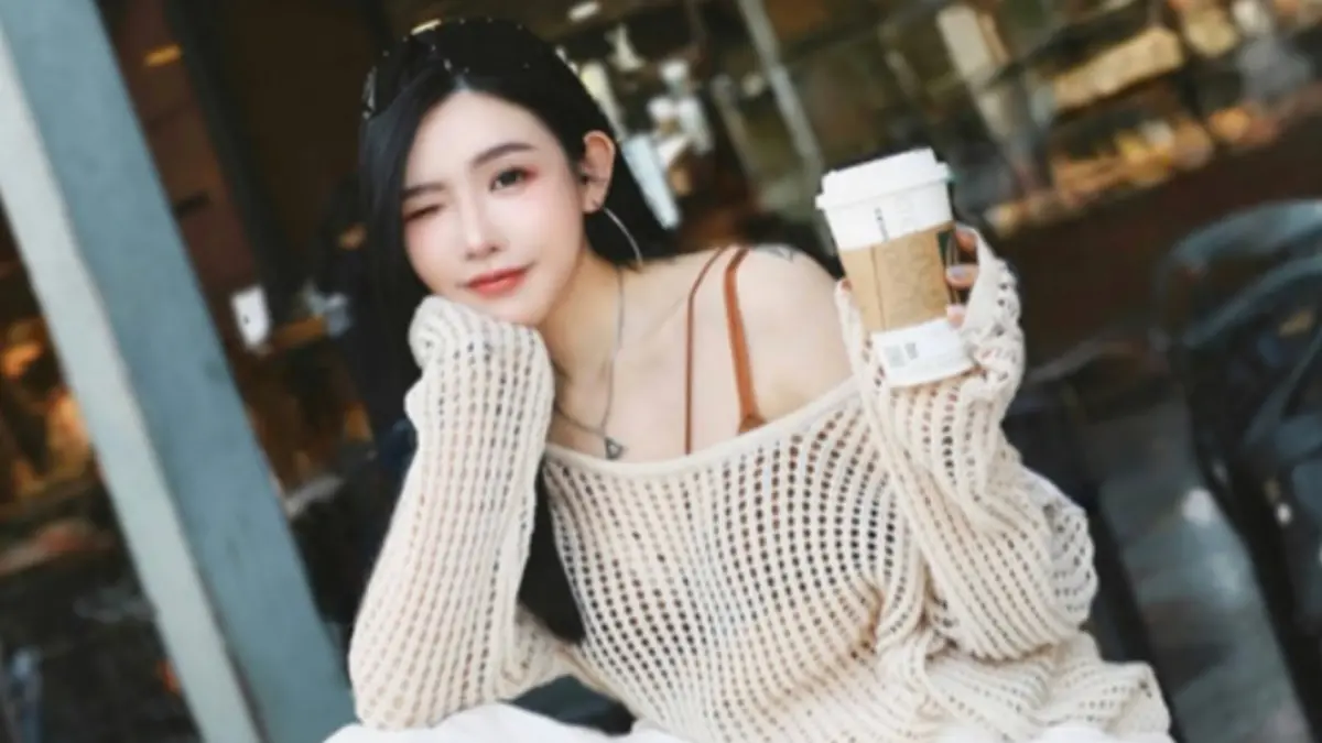 ▲38歲女星許允樂（如圖）和張兆志因無法在「生小孩」這件事上達成共識，選擇在2023年離婚。今（4）日，許允樂在IG曬出AI生成的照片，圖片中不僅達成了她想要小孩的夢想，也和過世的爸爸團聚，看了讓人超鼻酸。（圖／許允樂IG）