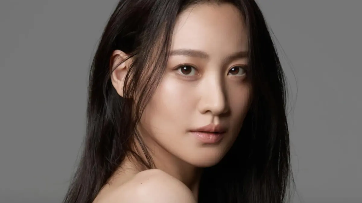 ▲曾出演《復仇者聯盟2：奧創紀元》的韓國41歲女星金秀賢（藝名：秀賢，如圖），離開前公司YG後，日前宣布要新東家SARAM娛樂，跟少女時代秀英、趙震雄、孔明等知名演員當同事，全新形象照也曝光！（圖／金秀賢IG）