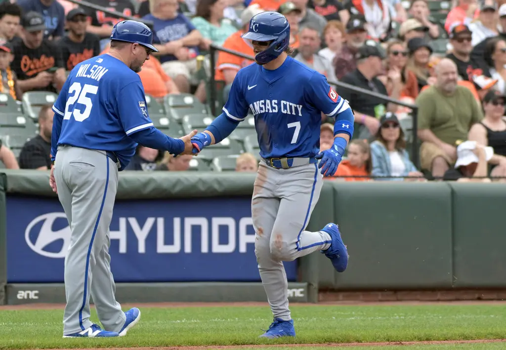 ▲MLB堪薩斯皇家今（5）日客場對上巴爾的摩金鶯，皇家打線此戰狂掃7發全壘打，打破隊史單場最多轟紀錄，終場皇家就以11：6擊敗金鶯，拿下2連勝。（圖／美聯社／達志影像）