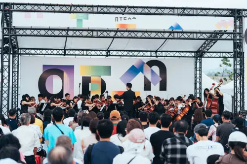 ▲「香頌室內樂團」在小舞台帶來《名畫與動畫的魔法旋律》精彩演出。