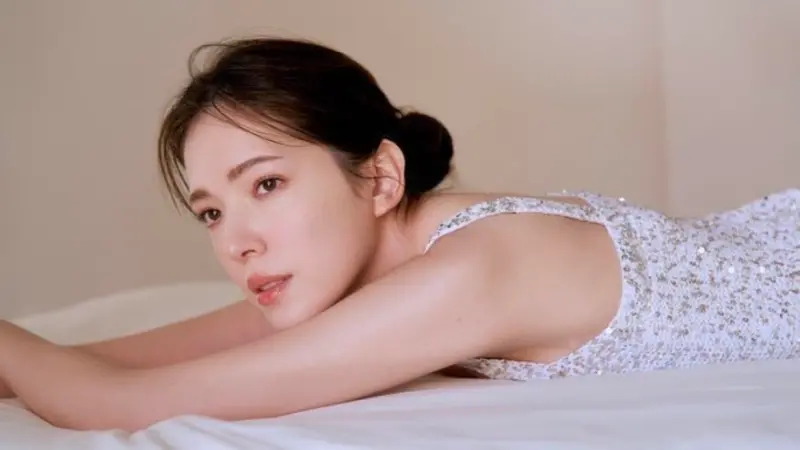 ▲許瑋甯（如圖）跟邱澤手牽手在路上散步照片曝光，網友直誇「許瑋甯超級美又超級白」。（圖／許瑋甯IG）