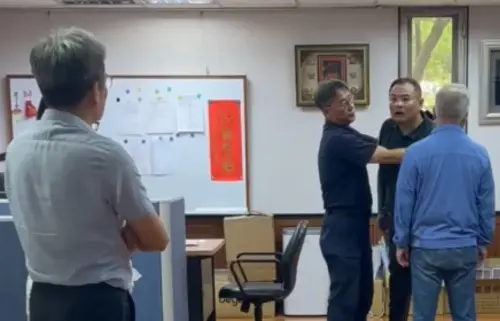 ▲雲林縣鄉代表主席韓青山不滿縣府處理選服態度，上週怒衝縣長室摔杯砸椅，事後坦言自己太激動了，尊重縣府後續動作。（圖／讀者提供）