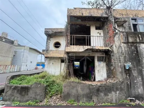 ▲房仲自嘲該房屋是「敘利亞戰地風」。（圖／翻攝自內壢買好房賣好屋臉書社團）