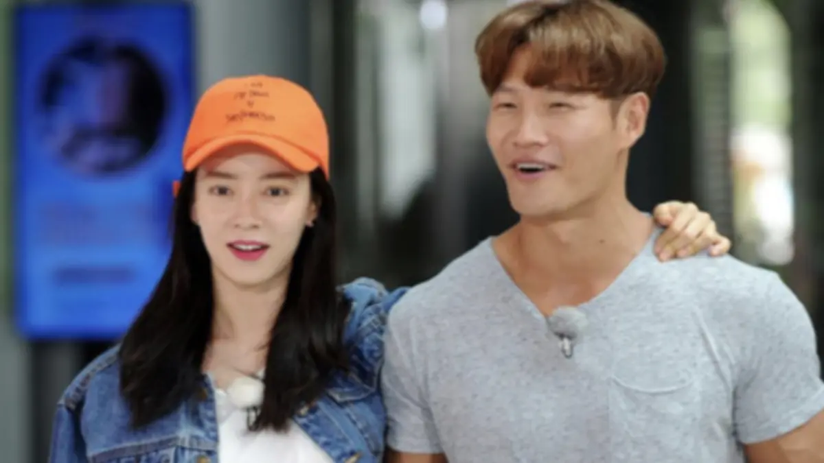 ▲韓綜《Running Man》節目中，主持人宋智孝（左）和金鍾國（右）所組成的「國懵CP」受到許多粉絲喜愛。昨（4）日播出的節目中，宋智孝在玩遊戲時被金鐘國捉弄，因此生氣地喊了對方「老公」，讓所有主持人全笑瘋。（圖／翻攝自韓網）