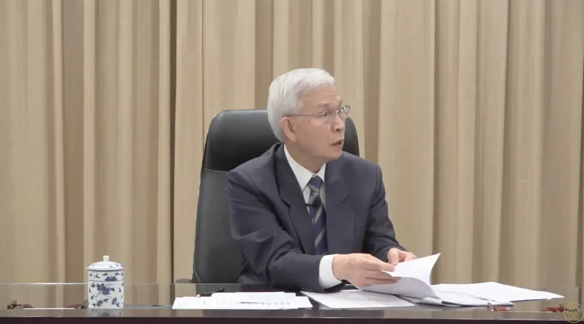 ▲媒體5日詢問央行此次是否會進場干預台幣升值？總裁楊金龍回應，中央銀行有盡職責入場調節。（圖╱取自央行直播）