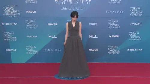 ▲宋慧喬不走性感風，保守派的衣服也是美翻天。（圖／NAVER TV）