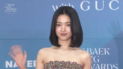 ▲金泰黎的服裝超俏皮。（圖／NAVER TV）