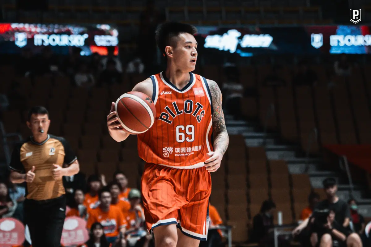 ▲桃園璞園領航猿連續2年挺進四強，成為本屆唯一晉級的台灣球隊。今（19）日賽前記者會上，當家一哥「夜王」盧峻翔被日本、韓國等隊點名嚴加看防，他則笑說有感受到、但不會被過度影響。（圖／領航猿提供）