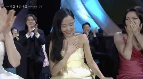 ▲全道嬿靠電影《左輪手槍》拿到本屆百巷藝術大賞影后。（圖／NAVER TV）