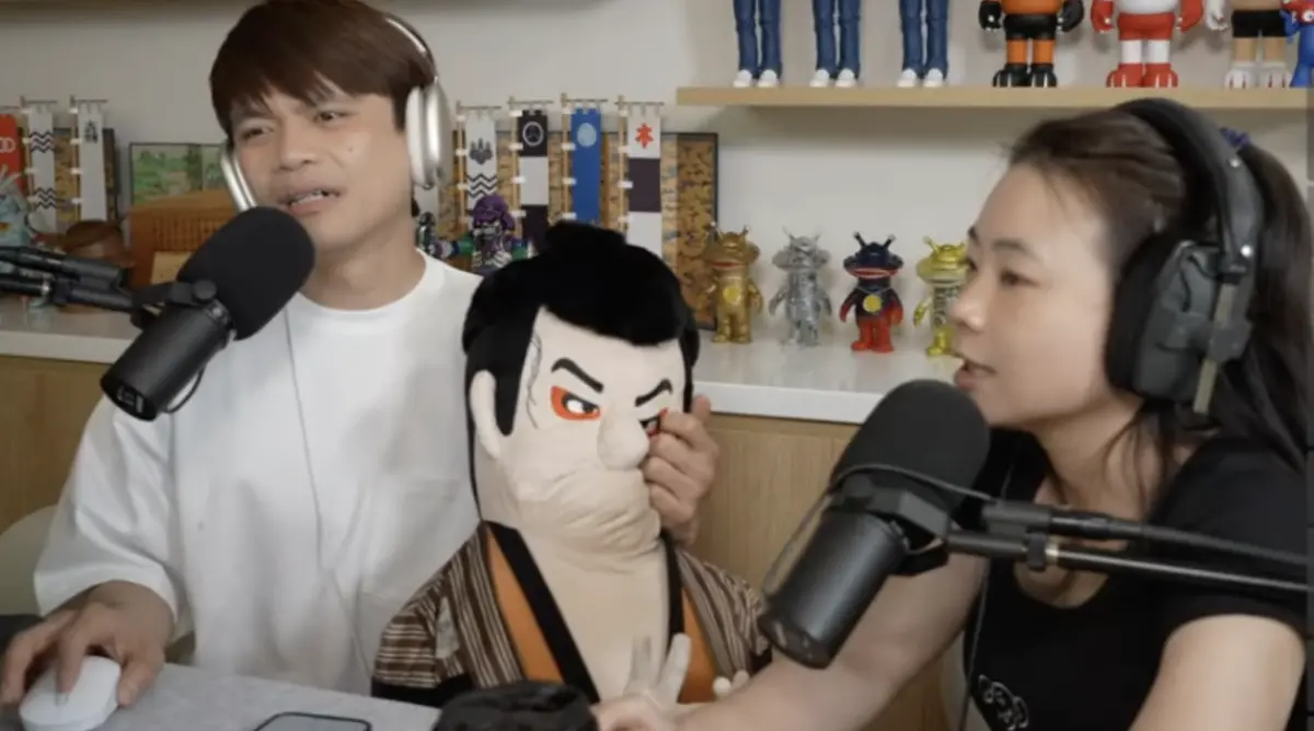 ▲百萬YouTuber蔡阿嘎（左）近日爆出員工跳槽事件，昨（5）日晚間他與二伯（右）開直播還原此事，並吐露面對員工出走的真實心聲，蔡阿嘎直呼，「我們都照法規來，問心無愧，沒有誰對不起誰。」二伯更認了討厭、害怕跟新的人相處磨合。（圖／蔡阿嘎543 YouTube）