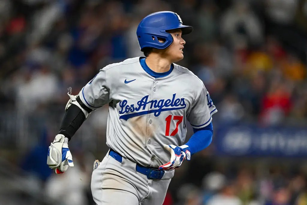 ▲大谷翔平以第一棒、指定打擊的身份先發出場。在第6局中面對馬林魚中繼投手Anthony Veneziano擊出本季第10支全壘打，連續兩場比賽開轟，幫助球隊在關鍵時刻追平比數。隨後隊友Freddie Freeman也在同局接續開轟，同樣是連2天比賽都開轟。（圖／美聯社／達志影像）