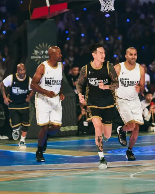 ▲王陽明（右2）曾受邀參加NBA傳中名人賽。（圖／翻攝自王陽明IG）