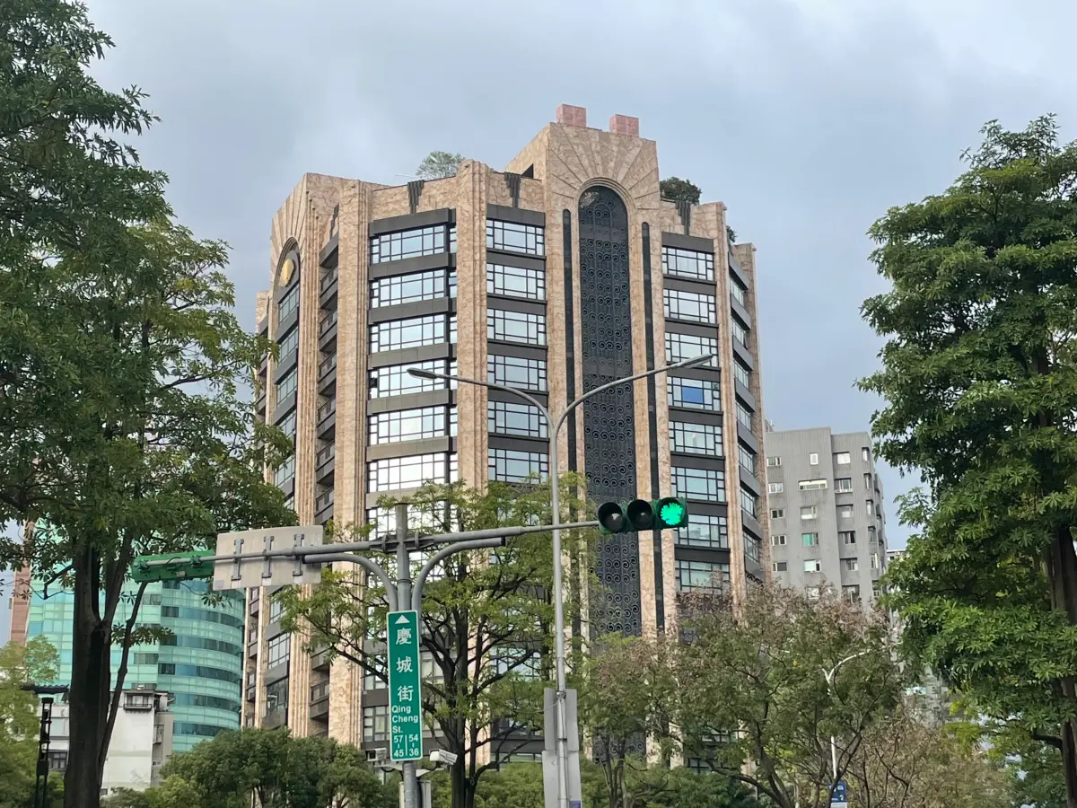 ▲豪宅租賃市場出現新實價登錄，松山區「文華苑」每月租金達到53萬元。 (圖／台灣房屋提供)