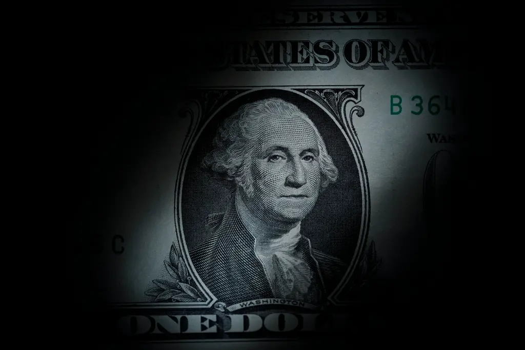 ▲德意志銀行最新報告認為，市場對於美元和美國資產的低估可能過度了，美國資產被拋售過頭，未來有望均值回歸。（圖／美聯社／達志影像）