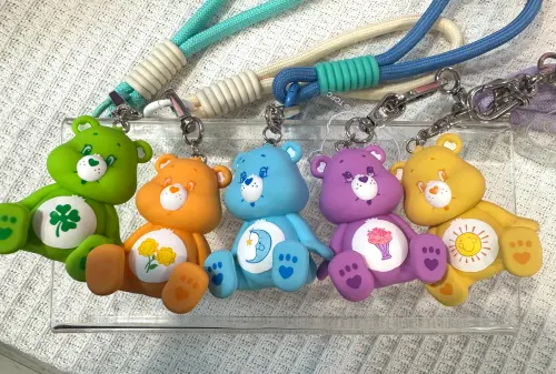 立體公仔吊飾15cm短掛繩,可輕鬆拆卸,加價購149元。(圖/記者鍾怡婷攝) ▲立體公仔吊飾15cm短掛繩,可輕鬆拆卸,加價購149元。(圖/記者鍾怡婷攝)