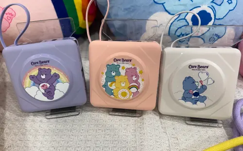 21吋前開式登機箱:加價購1799元。(圖/記者鍾怡婷攝) ▲21吋前開式登機箱:加價購1799元。(圖/記者鍾怡婷攝)