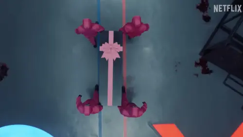▲《魷魚遊戲3》預告片中，一開始的粉色棺材吊足不少劇迷胃口。（圖／翻攝自Netflix Korea 넷플릭스 코리아 YouTube）
