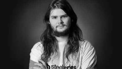 ▲Shushei的英雄聯盟選手職業生涯，一直延續到2024年，整整長達13年，雖然後期並沒有在一級聯賽打拼，但依舊堅持著自己的選手夢。（圖／LOL Esports）